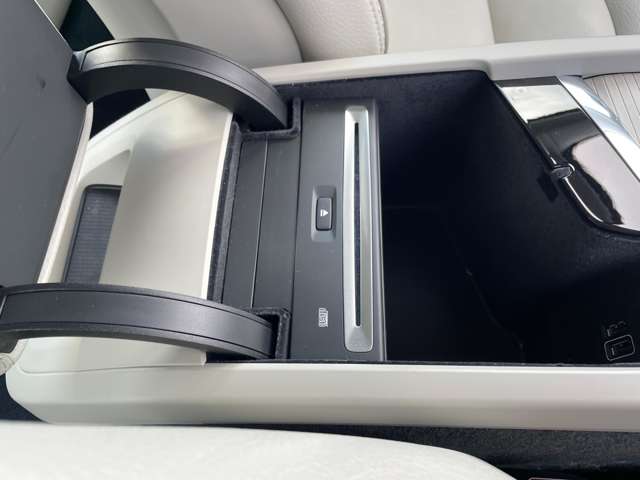 ボルボ Ｖ６０クロスカントリー Ｔ５ ＡＷＤ ４ＷＤ R1年 (東北) 99