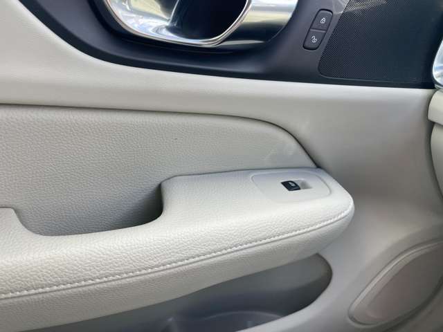 ボルボ Ｖ６０クロスカントリー Ｔ５ ＡＷＤ ４ＷＤ R1年 (東北) 99