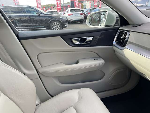 ボルボ Ｖ６０クロスカントリー Ｔ５ ＡＷＤ ４ＷＤ R1年 (東北) 99