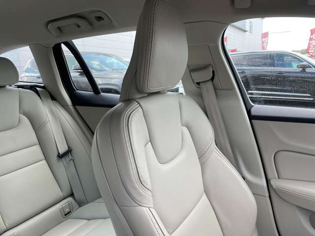 ボルボ Ｖ６０クロスカントリー Ｔ５ ＡＷＤ ４ＷＤ R1年 (東北) 99