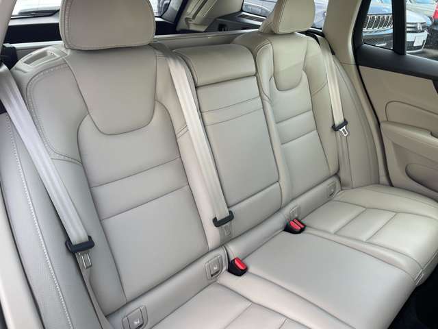 ボルボ Ｖ６０クロスカントリー Ｔ５ ＡＷＤ ４ＷＤ R1年 (東北) 99