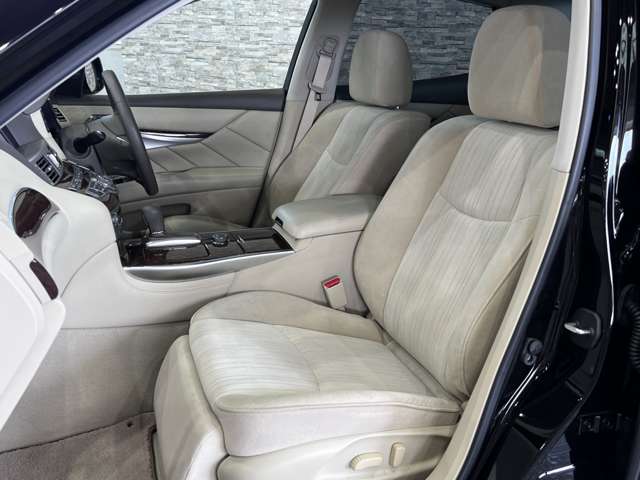 日産 フーガ　ハイブリッド ３．５ H27年 (関東) 99