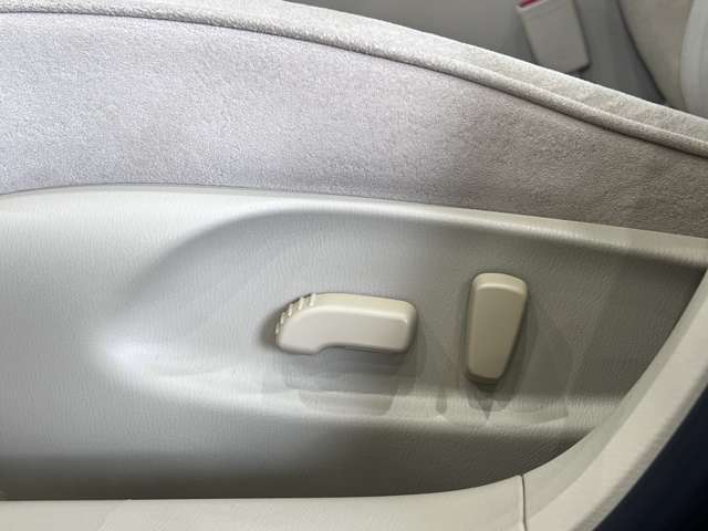 日産 フーガ　ハイブリッド ３．５ H27年 (関東) 99