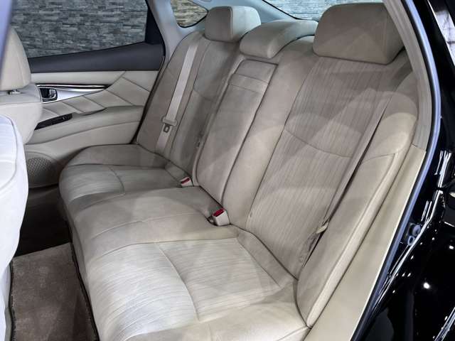 日産 フーガ　ハイブリッド ３．５ H27年 (関東) 99