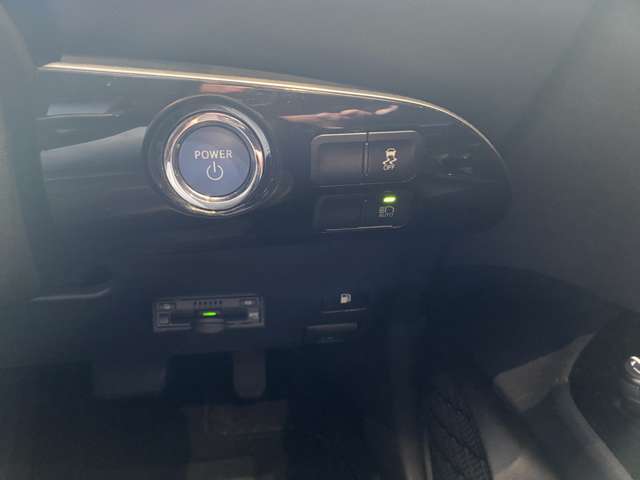 トヨタ プリウス １．８ Ｓ ツーリングセレクション R1年 (九州・沖縄) 99