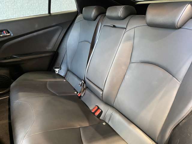 トヨタ プリウス １．８ Ｓ ツーリングセレクション R1年 (九州・沖縄) 99