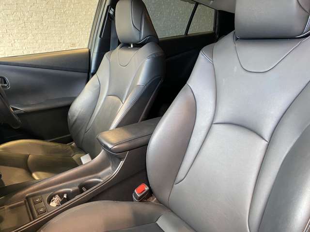 トヨタ プリウス １．８ Ｓ ツーリングセレクション R1年 (九州・沖縄) 99