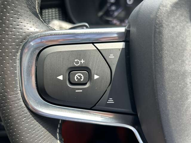 ボルボ ＸＣ４０ Ｔ５ ＡＷＤ Ｒデザイン ４ＷＤ H30年 (東北) 99