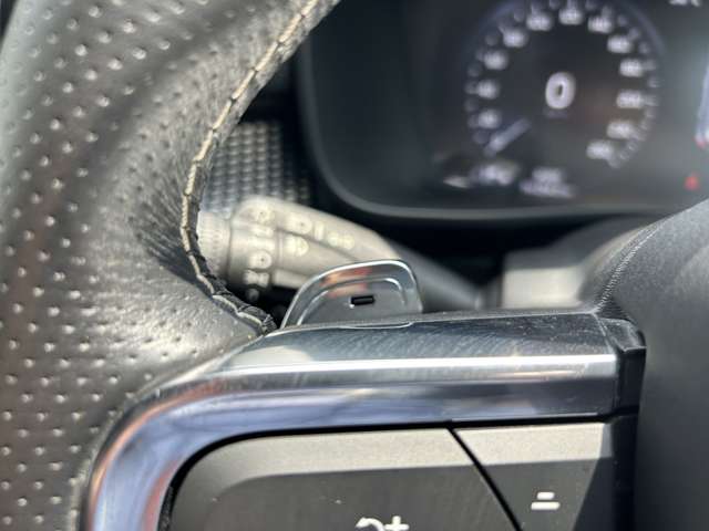 ボルボ ＸＣ４０ Ｔ５ ＡＷＤ Ｒデザイン ４ＷＤ H30年 (東北) 99