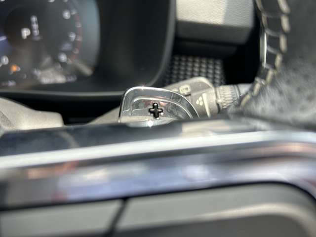 ボルボ ＸＣ４０ Ｔ５ ＡＷＤ Ｒデザイン ４ＷＤ H30年 (東北) 99