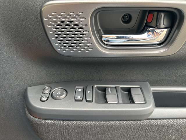 ホンダ Ｎ　ＢＯＸ カスタム ６６０ R6年 (近畿) 99