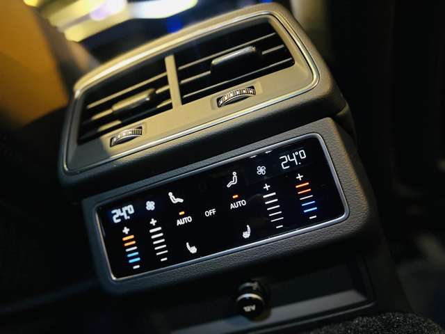 アウディ ＲＳ７　スポーツバック ４．０ ４ＷＤ R4年 (東海) 99