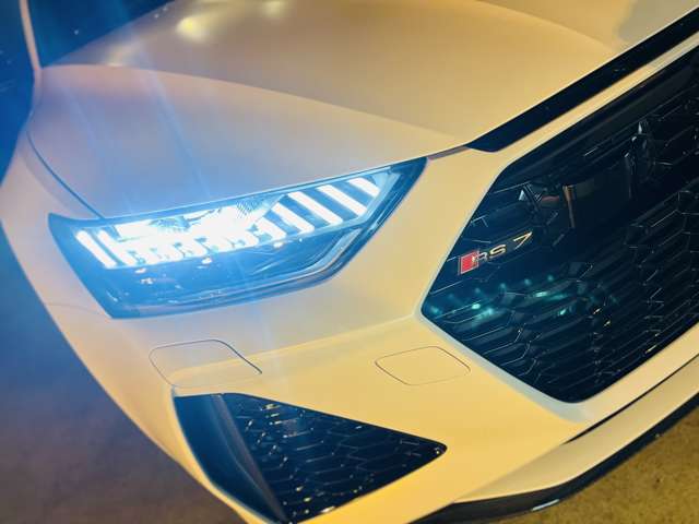 アウディ ＲＳ７　スポーツバック ４．０ ４ＷＤ R4年 (東海) 99