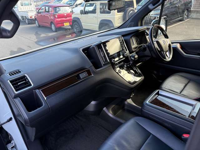 トヨタ グランエース ２．８ プレミアム ディーゼルターボ R2年 (中国) 99