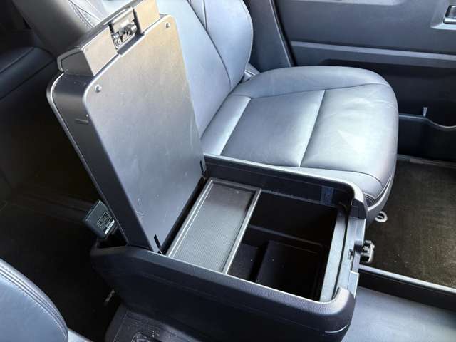 トヨタ グランエース ２．８ プレミアム ディーゼルターボ R2年 (中国) 99