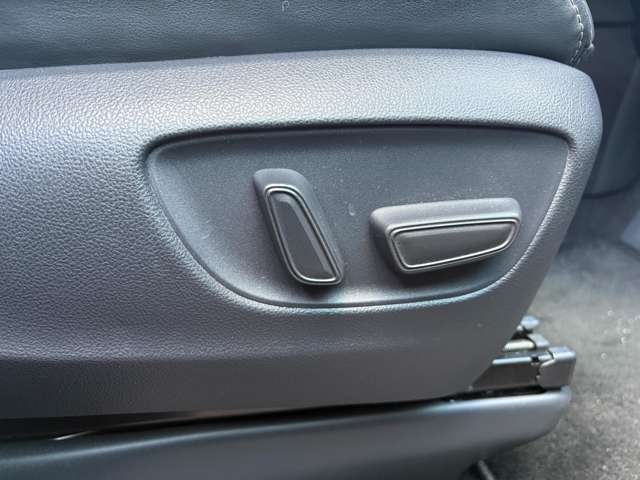 トヨタ グランエース ２．８ プレミアム ディーゼルターボ R2年 (中国) 99