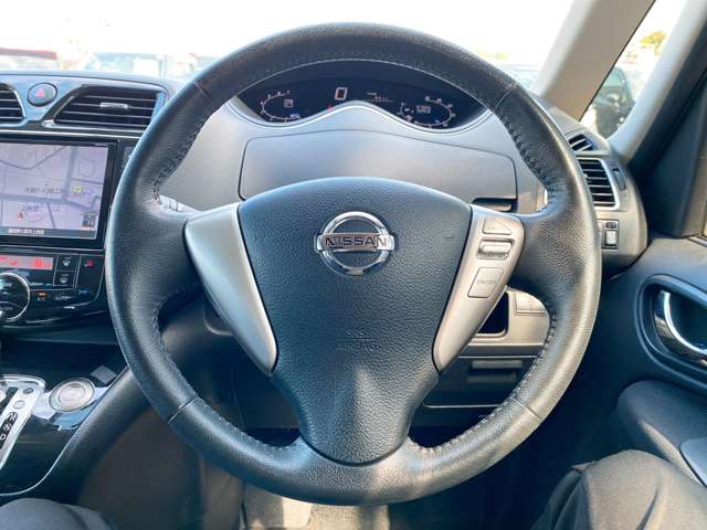 日産 セレナ ２．０ ハイウェイスター Ｓ－ＨＹＢＲＩＤ Ｖセレクション H25年 (九州・沖縄) 99