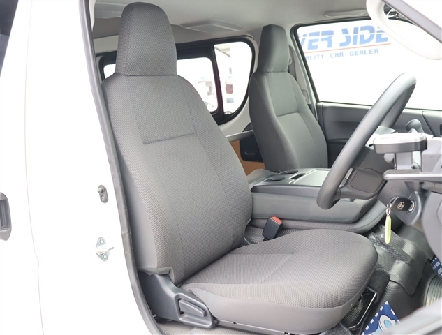 トヨタ ハイエースバン ２．０ ＤＸ ロング ＧＬパッケージ R4年 (関東) 99