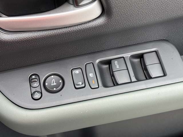 ホンダ フリード １．５ クロスター R6年 (近畿) 99