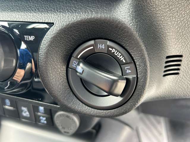 トヨタ ハイラックス ２．４ Ｚ ＧＲスポーツ ディーゼルターボ ４ＷＤ R6年 (九州・沖縄) 99