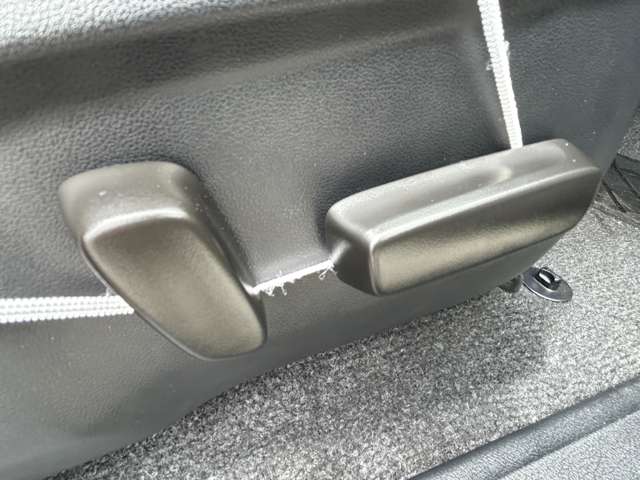 トヨタ ハイラックス ２．４ Ｚ ＧＲスポーツ ディーゼルターボ ４ＷＤ R6年 (九州・沖縄) 99