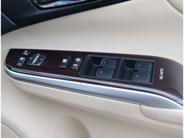 トヨタ カムリ　ハイブリッド ２．５ レザーパッケージ H27年 (関東) 99