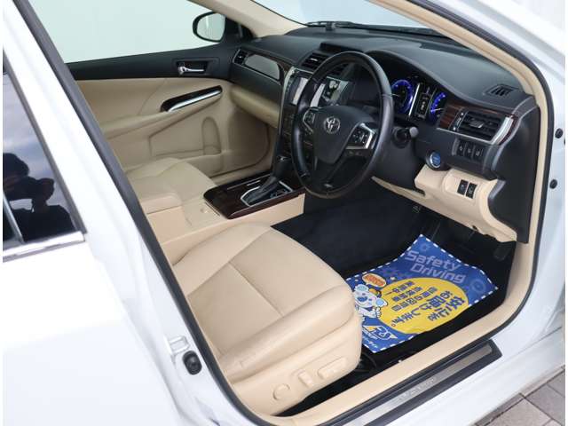 トヨタ カムリ　ハイブリッド ２．５ レザーパッケージ H27年 (関東) 99