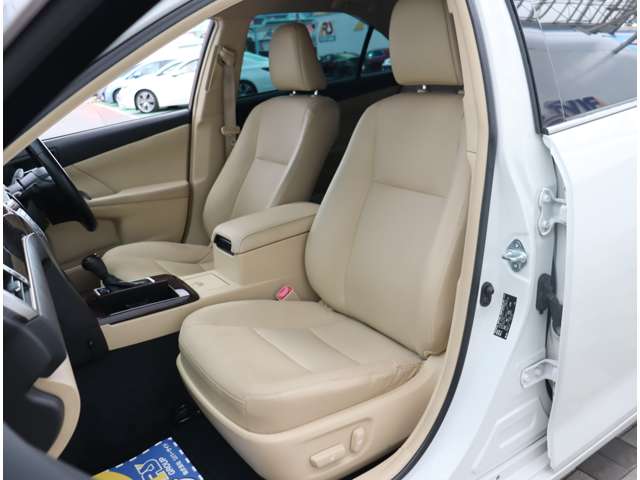 トヨタ カムリ　ハイブリッド ２．５ レザーパッケージ H27年 (関東) 99