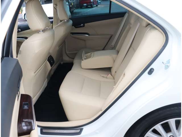 トヨタ カムリ　ハイブリッド ２．５ レザーパッケージ H27年 (関東) 99