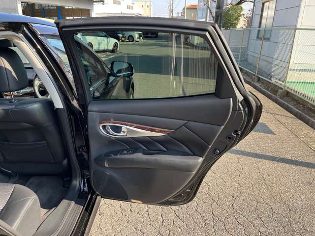 日産 フーガ ２．５ ２５０ＧＴ Ａパッケージ R1年 (東海) 99