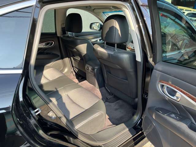 日産 フーガ ２．５ ２５０ＧＴ Ａパッケージ R1年 (東海) 99