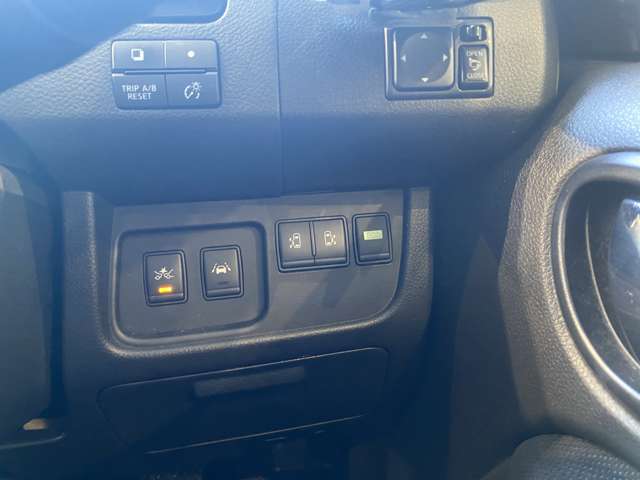 日産 セレナ ２．０ ハイウェイスター Ｖセレクション＋ＳＡＦＥＴＹ Ｓ－ＨＹＢＲＩＤ アドバンスドセーフティ ＰＫＧ H27年 (九州・沖縄) 99