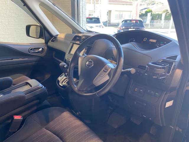 日産 セレナ ２．０ ハイウェイスター Ｖセレクション＋ＳＡＦＥＴＹ Ｓ－ＨＹＢＲＩＤ アドバンスドセーフティ ＰＫＧ H27年 (九州・沖縄) 99