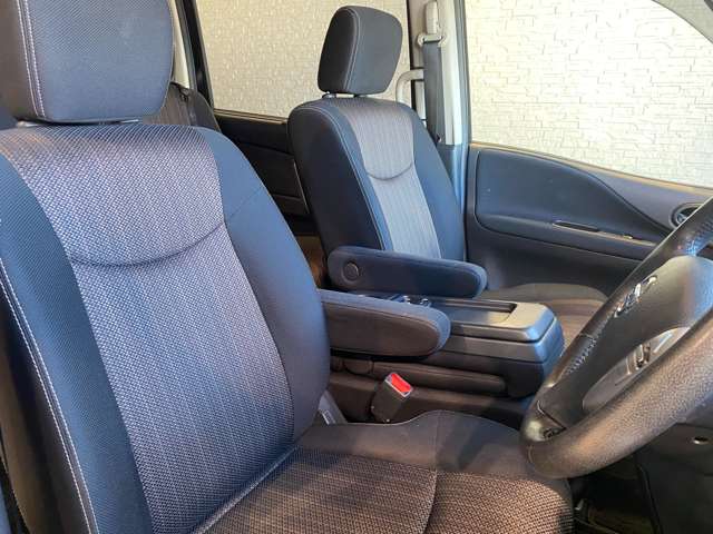 日産 セレナ ２．０ ハイウェイスター Ｖセレクション＋ＳＡＦＥＴＹ Ｓ－ＨＹＢＲＩＤ アドバンスドセーフティ ＰＫＧ H27年 (九州・沖縄) 99