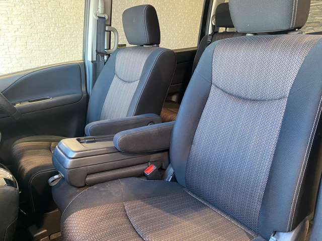 日産 セレナ ２．０ ハイウェイスター Ｖセレクション＋ＳＡＦＥＴＹ Ｓ－ＨＹＢＲＩＤ アドバンスドセーフティ ＰＫＧ H27年 (九州・沖縄) 99