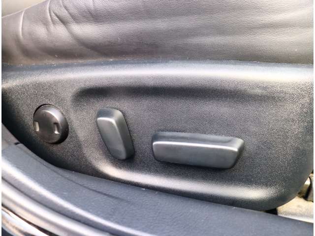 トヨタ クラウン　ハイブリッド ハイブリッド ２．５ Ｓ H25年 (関東) 99