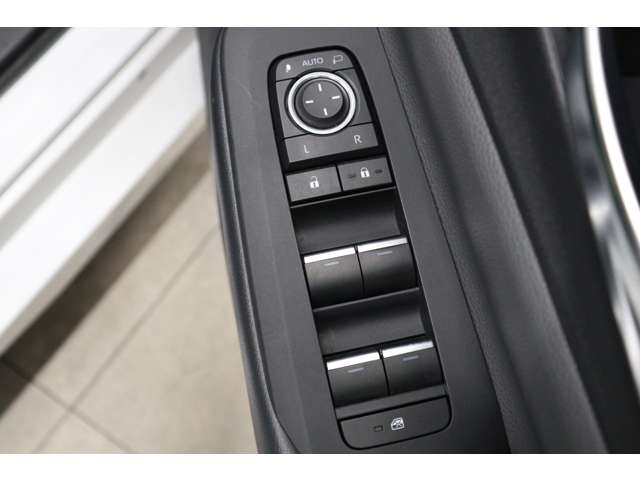 トヨタ プリウス ２．０ Ｇ R5年 (東海) 99