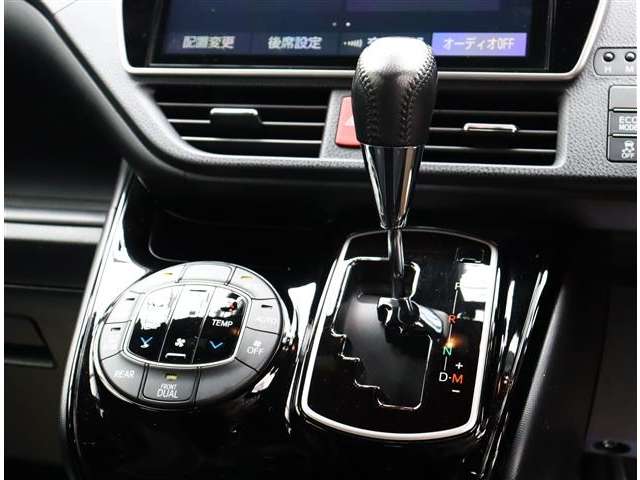 トヨタ ノア ２．０ ＳＩ ＷＸＢＩＩ R1年 (関東) 99