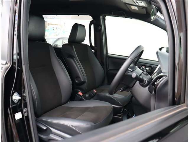 トヨタ ノア ２．０ ＳＩ ＷＸＢＩＩ R1年 (関東) 99