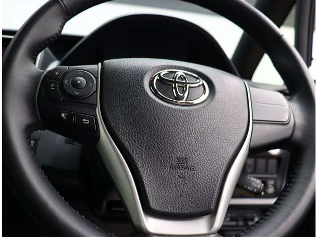 トヨタ ノア ２．０ ＳＩ ＷＸＢＩＩ R1年 (関東) 99