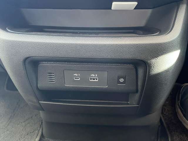 日産 セレナ １．４ Ｅ－４ＯＲＣＥ ハイウェイスターＶ ４ＷＤ R6年 (東北) 99