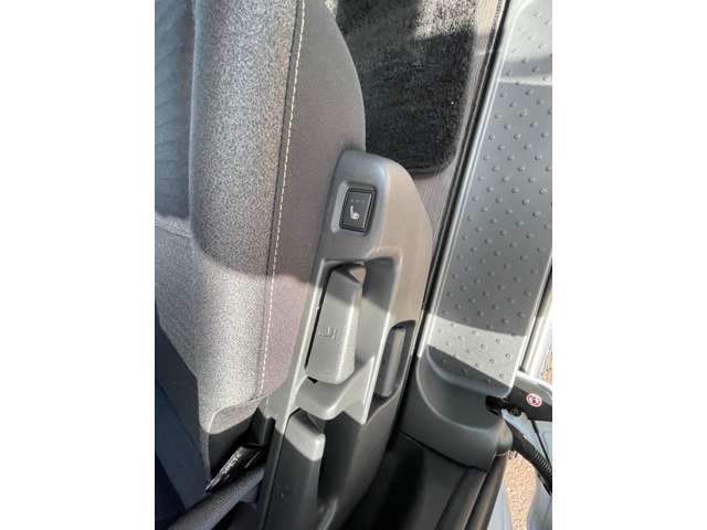 日産 セレナ １．４ Ｅ－４ＯＲＣＥ ハイウェイスターＶ ４ＷＤ R6年 (東北) 99