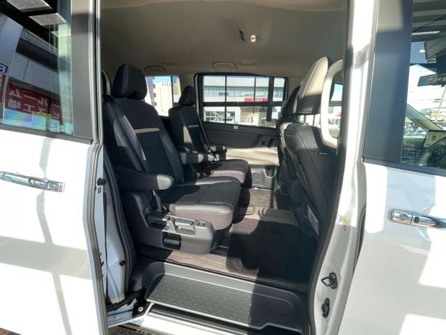 日産 セレナ １．４ Ｅ－４ＯＲＣＥ ハイウェイスターＶ ４ＷＤ R6年 (東北) 99