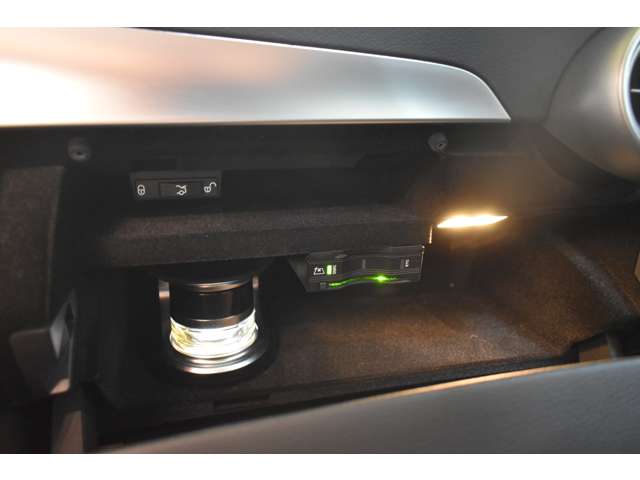 メルセデスベンツ Ｃクラス Ｃ２００ スポーツ エディション（本革仕様） H28年 (関東) 99