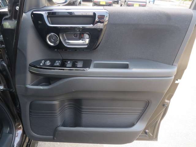 ホンダ Ｎ　ＢＯＸ カスタム ６６０ Ｌ ターボ R2年 (関東) 99