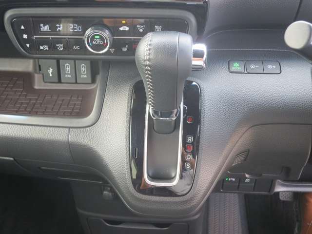 ホンダ Ｎ　ＢＯＸ カスタム ６６０ Ｌ ターボ R2年 (関東) 99