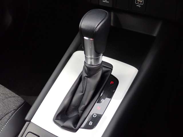 ホンダ フィット　ハイブリッド １．５ Ｅ：ＨＥＶ ホーム R5年 (関東) 99