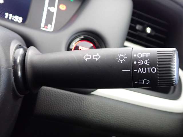 ホンダ フィット　ハイブリッド １．５ Ｅ：ＨＥＶ ホーム R5年 (関東) 99