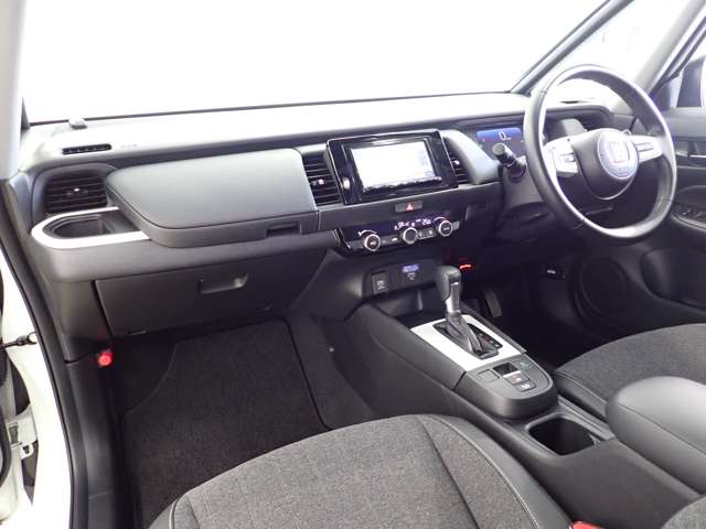 ホンダ フィット　ハイブリッド １．５ Ｅ：ＨＥＶ ホーム R5年 (関東) 99