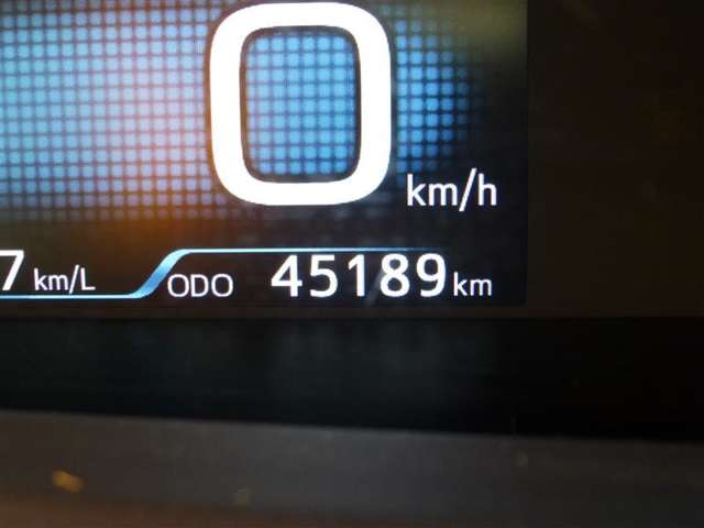 トヨタ プリウス １．８ Ｓ セーフティ プラス H29年 (東北) 99